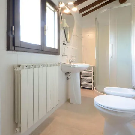 1 Bedroom Lovely In Nyaraló *